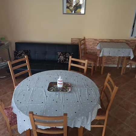 Apartament Tuender Szallo Eplény
