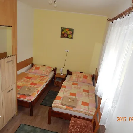 Tuender Szallo Eplény