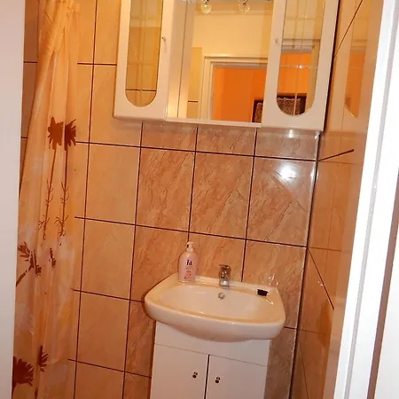 Tuender Szallo Eplény