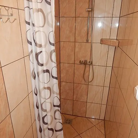 شقة Tuender Szallo Eplény