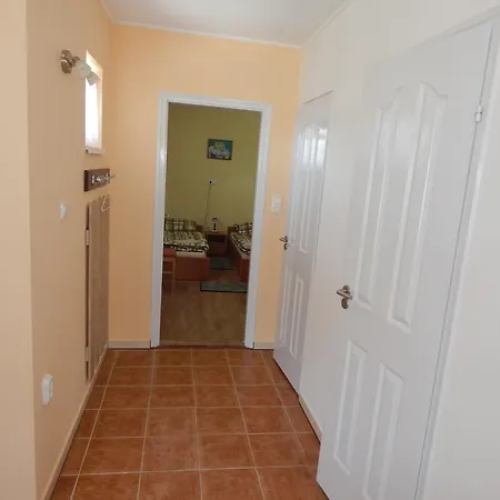 アパート Tuender Szallo Eplény