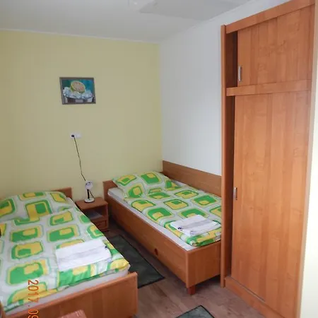 アパート Tuender Szallo Eplény