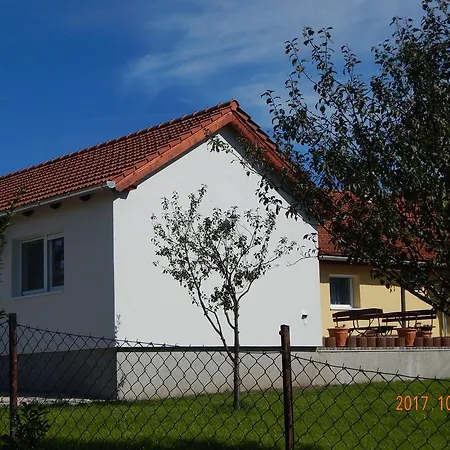 Tuender Szallo * Eplény