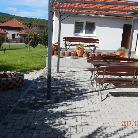 Tuender Szallo * Eplény
