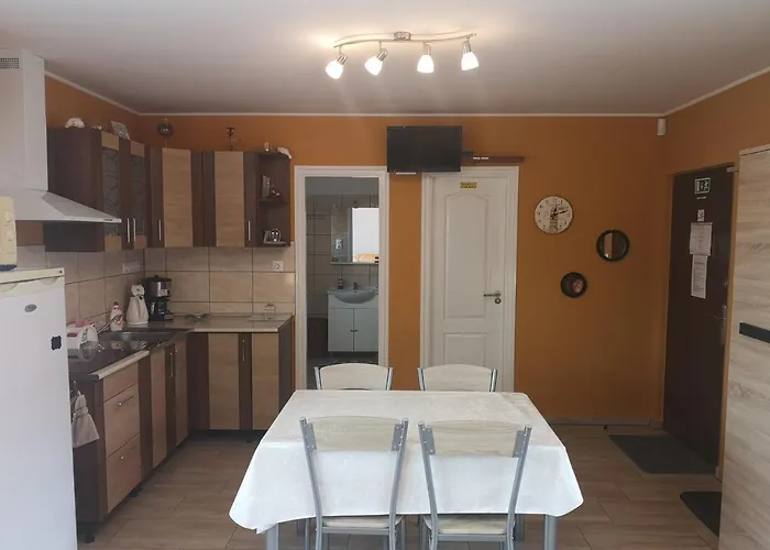 Tuender Szallo * Eplény