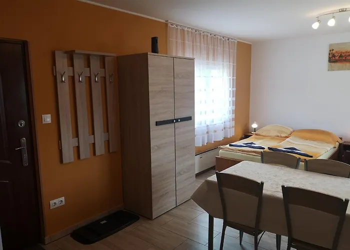 Tuender Szallo * Eplény