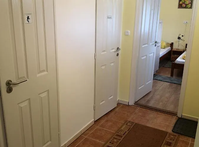 Tuender Szallo Apartament *