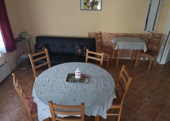 Apartament Tuender Szallo Eplény