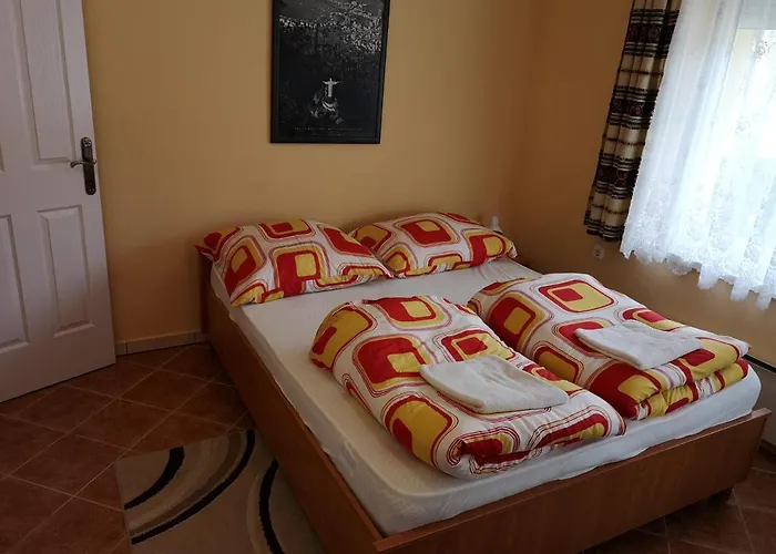 Tuender Szallo Apartament *