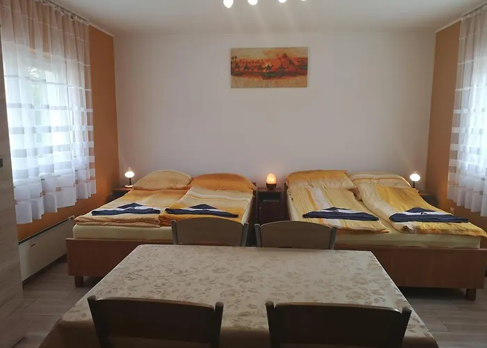 Lägenhet Tuender Szallo Eplény