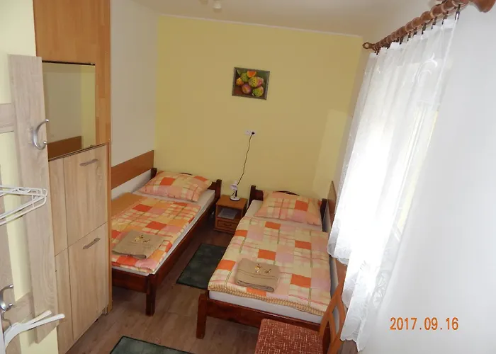 Tuender Szallo Eplény