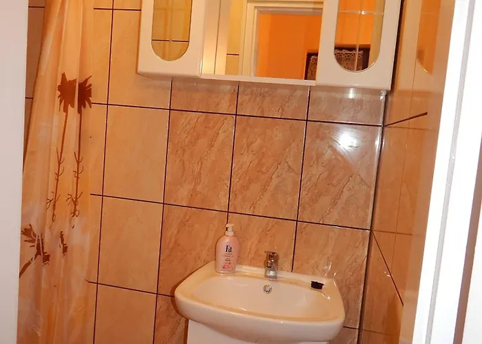 Tuender Szallo Eplény