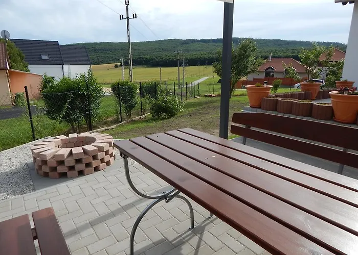 Apartament Tuender Szallo *