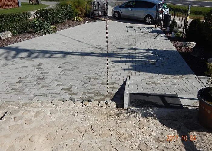 Tuender Szallo Apartament Eplény